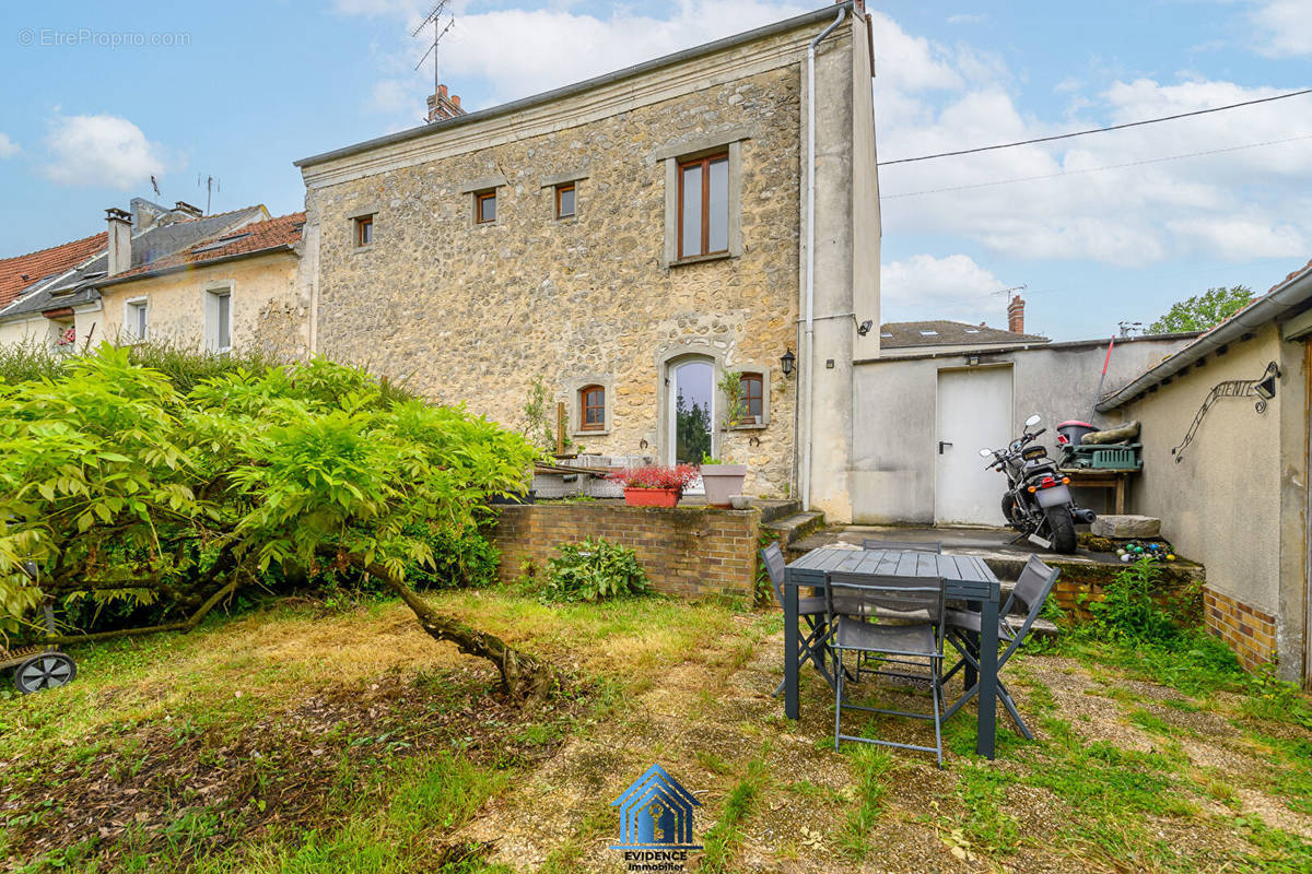 Maison à LIZY-SUR-OURCQ