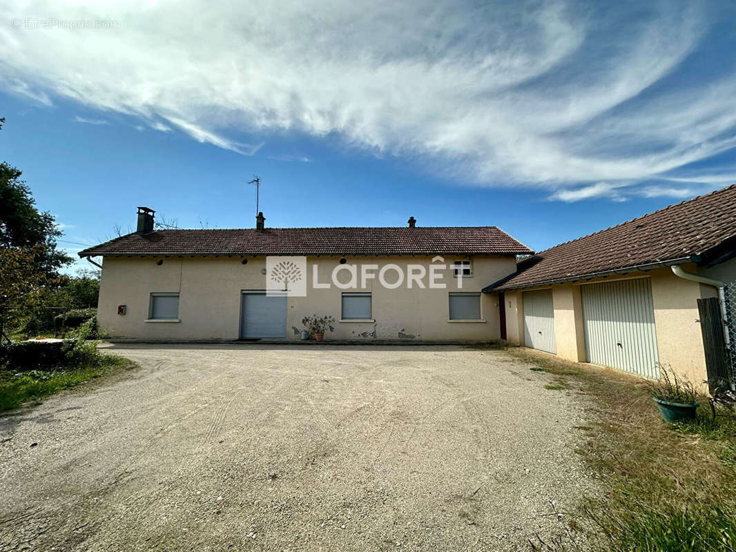 Maison à SAINT-NIZIER-LE-DESERT