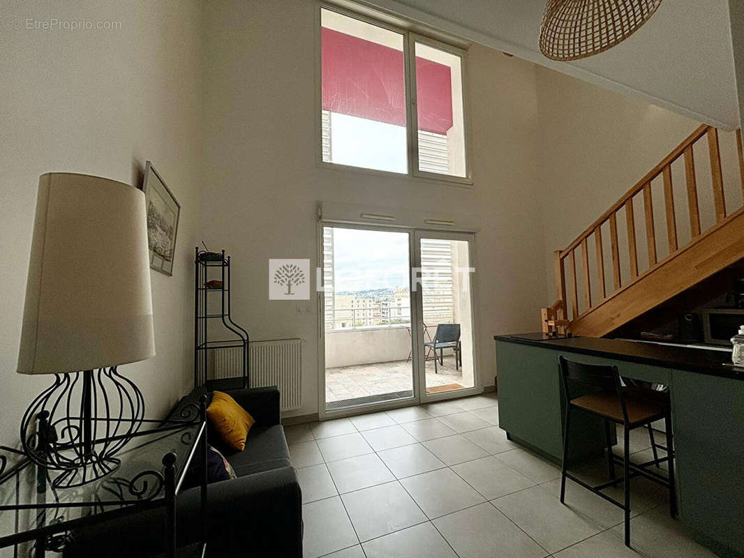 Appartement à MARSEILLE-2E