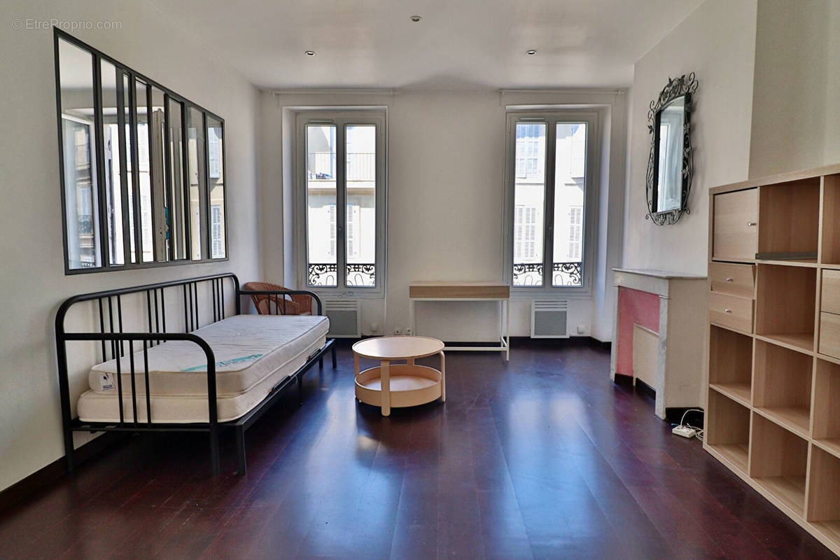 Appartement à MARSEILLE-3E