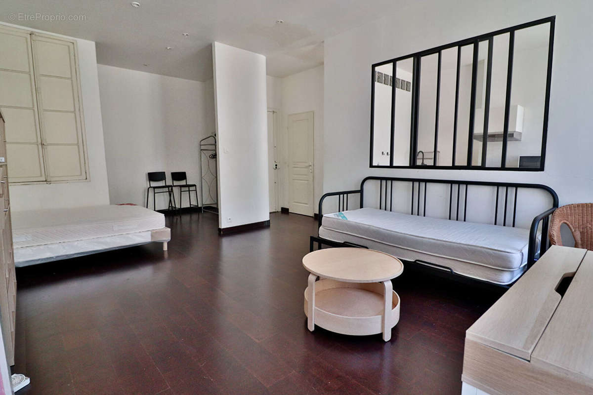 Appartement à MARSEILLE-3E