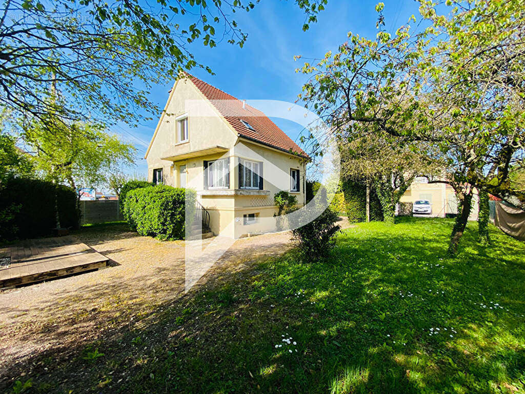 Maison à PONT-SAINTE-MARIE