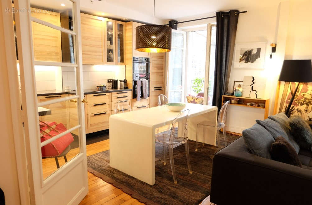 Appartement à PARIS-16E