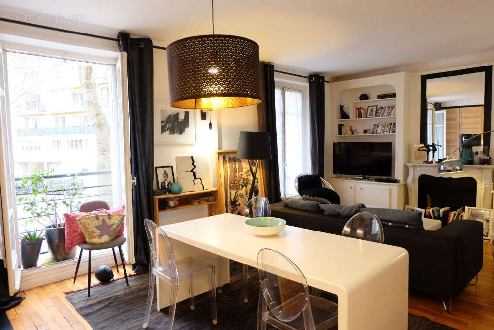 Appartement à PARIS-16E