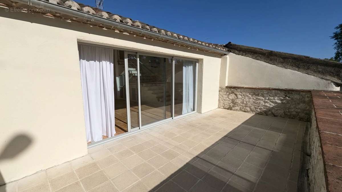 Maison à MONTAIGU-DE-QUERCY