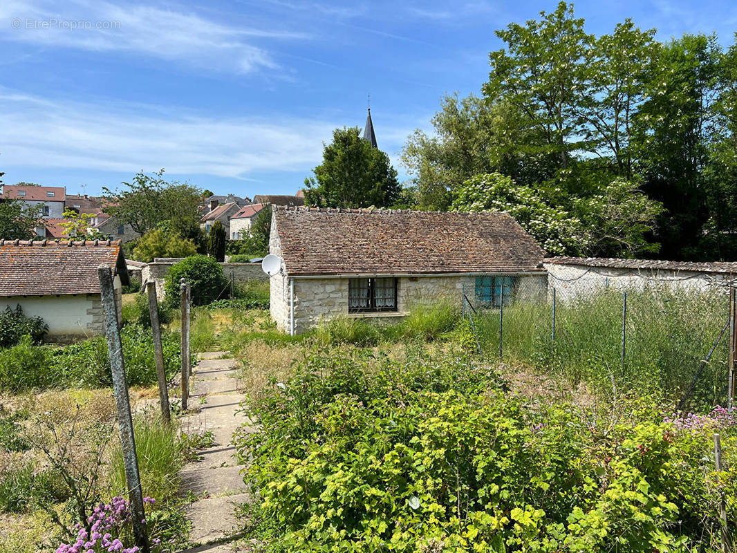 Maison à CRESPIERES