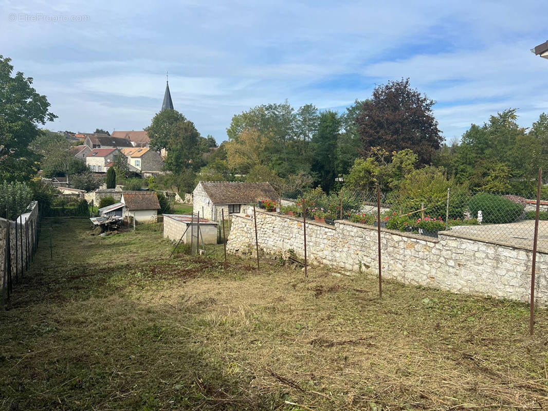 Terrain à CRESPIERES