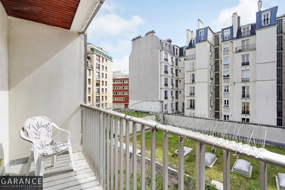 Appartement à PARIS-14E