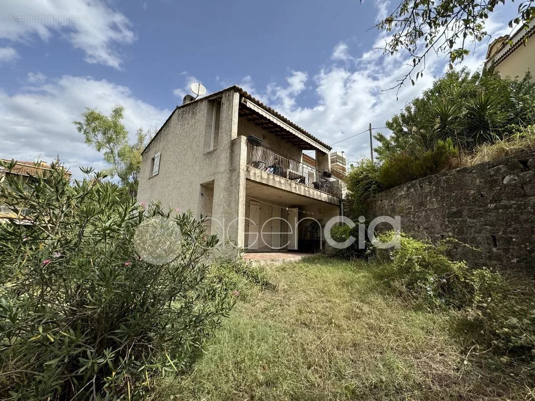 Maison à LE CANNET