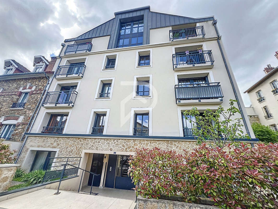 Appartement à BOURG-LA-REINE