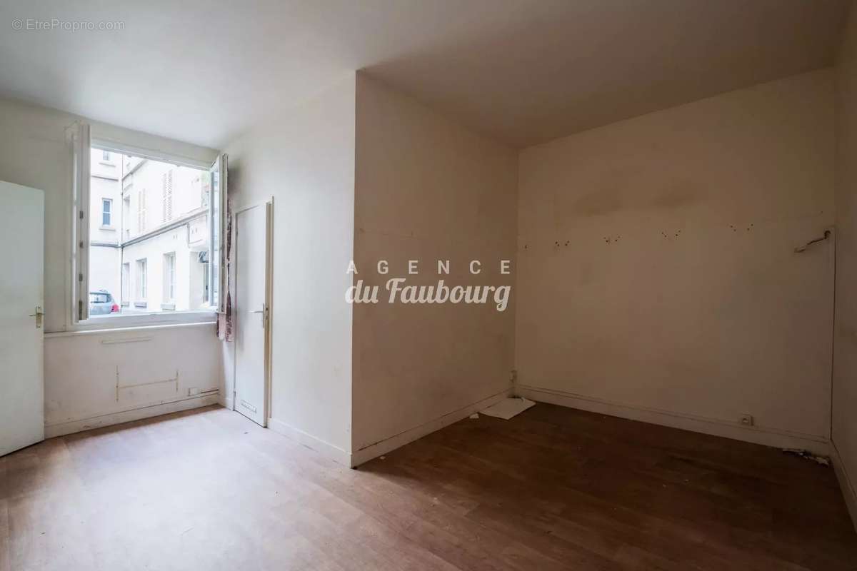 Appartement à PARIS-10E