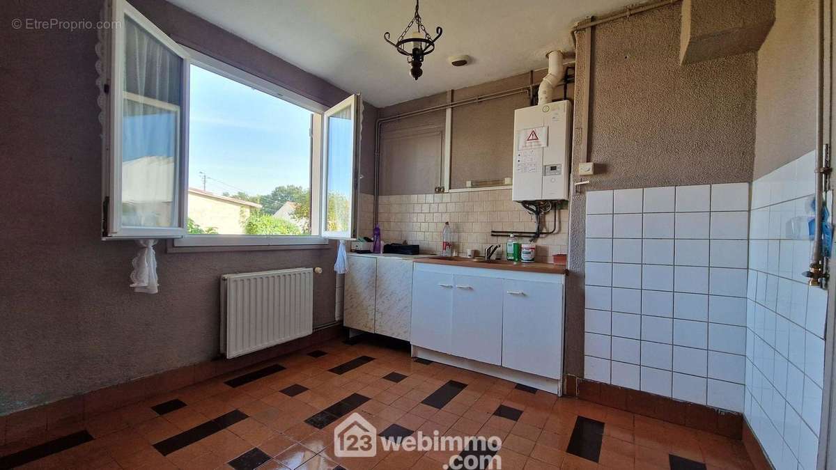 La cuisine indépendante de 9 m² - Maison à MONS-EN-LAONNOIS