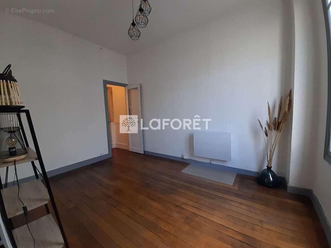 Appartement à PARIS-14E