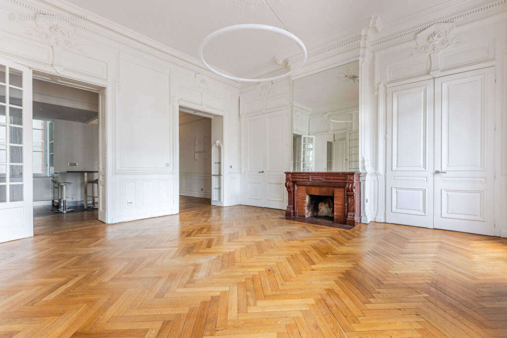 Appartement à LYON-6E