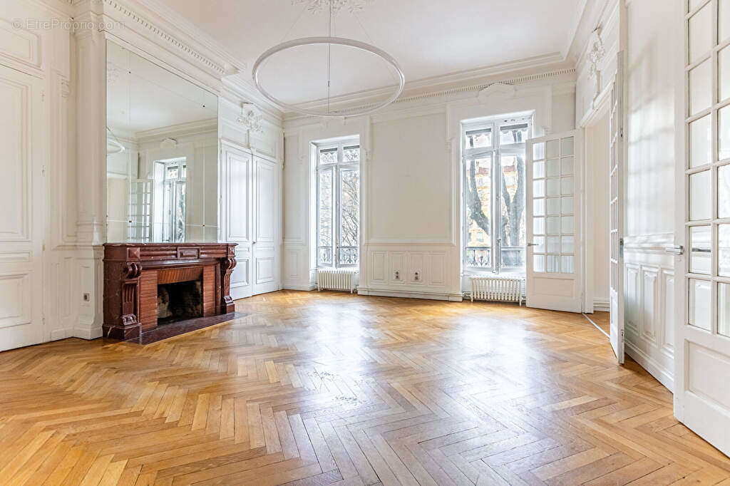 Appartement à LYON-6E