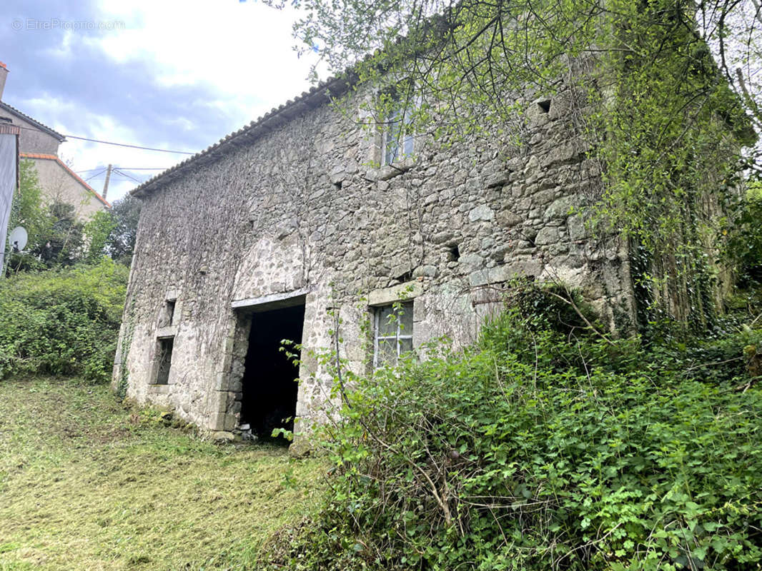 Maison à AZAY-SUR-THOUET