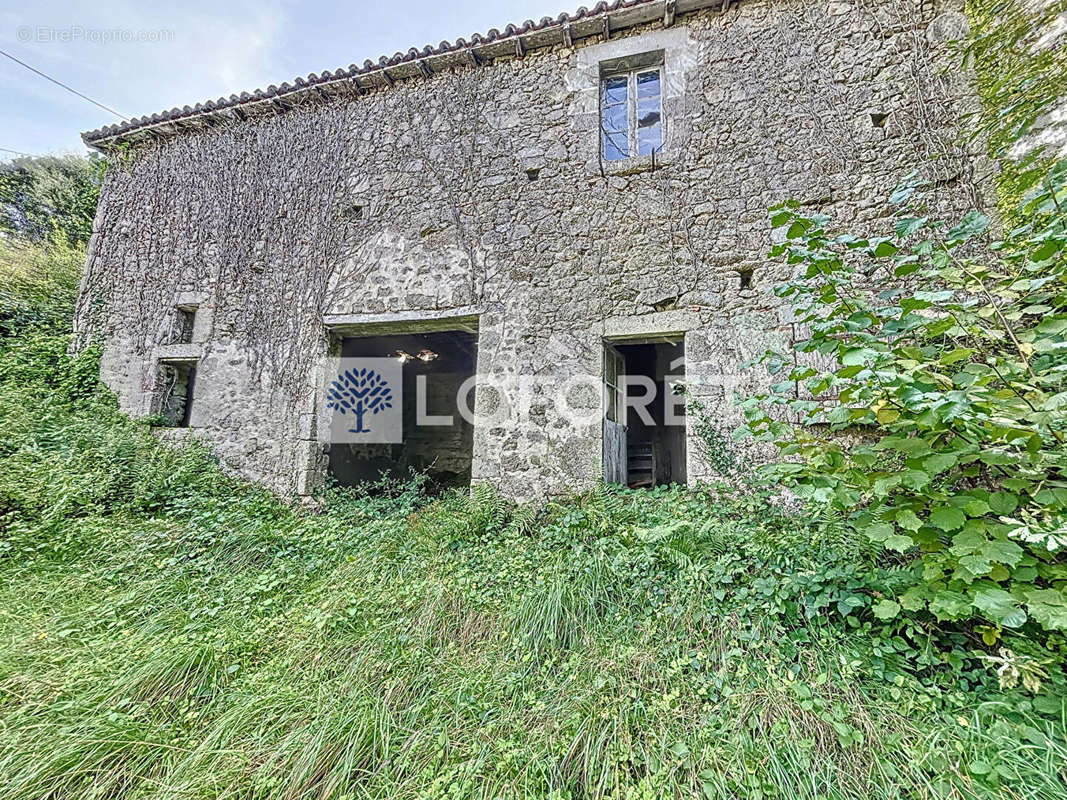 Maison à AZAY-SUR-THOUET