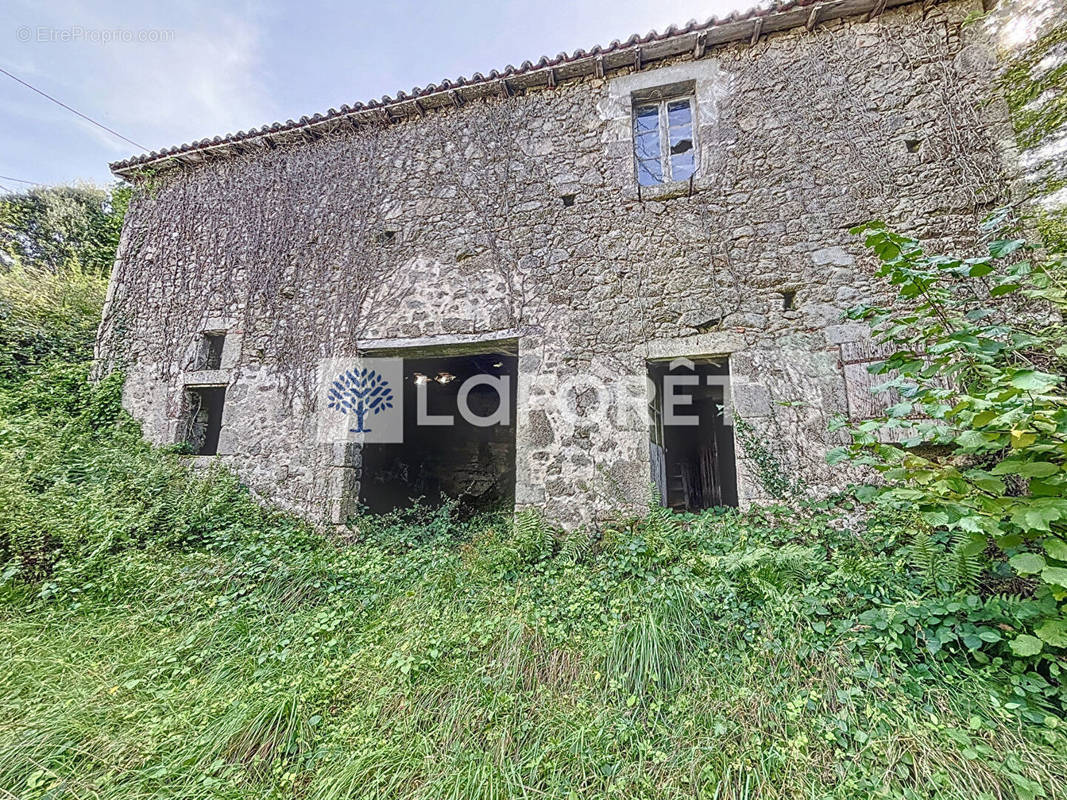 Maison à AZAY-SUR-THOUET