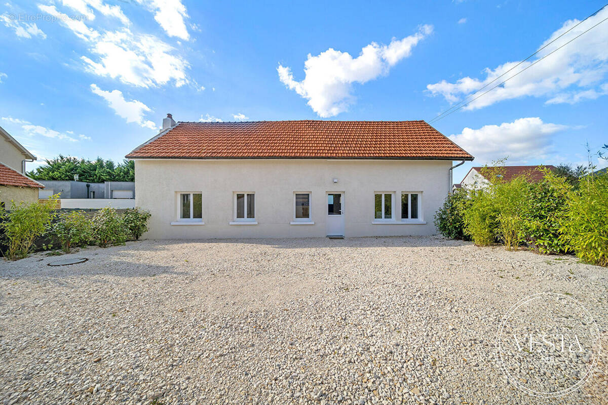 Maison à QUETIGNY