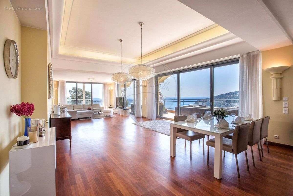 Appartement à VILLEFRANCHE-SUR-MER