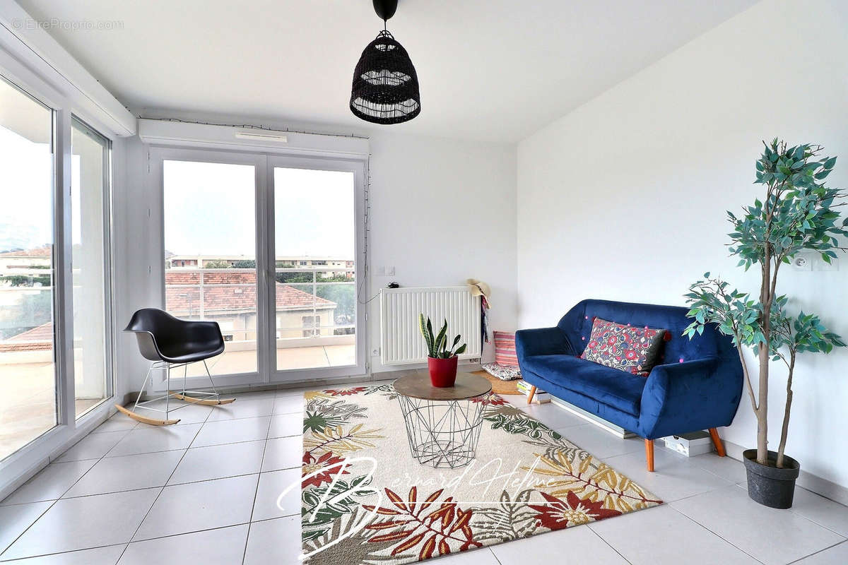 Appartement à MARSEILLE-9E