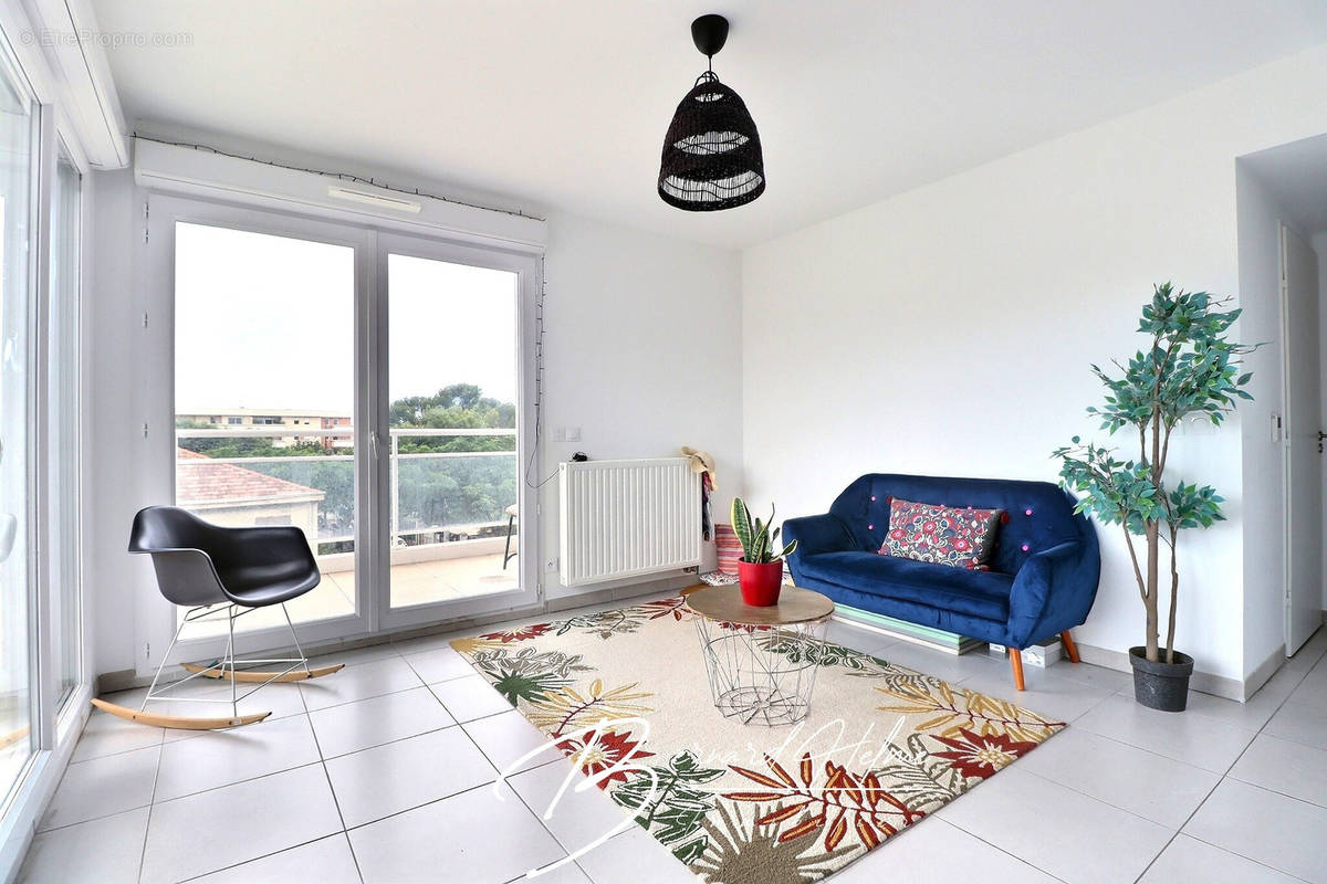 Appartement à MARSEILLE-9E