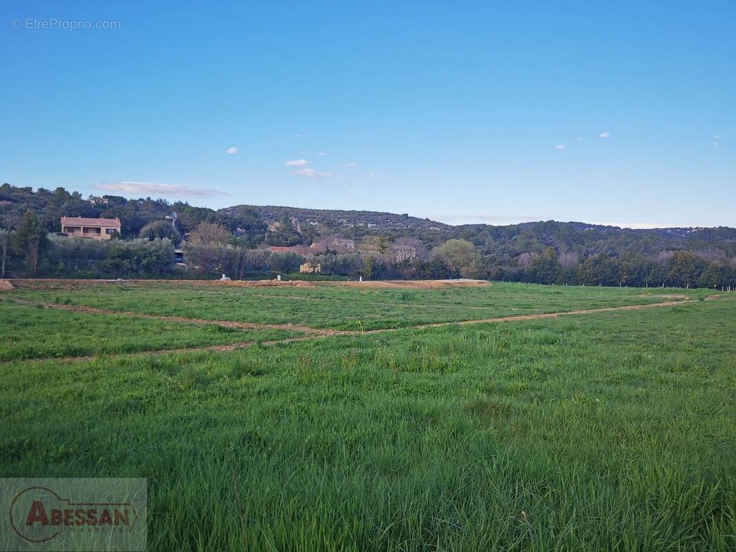 Terrain à UZES