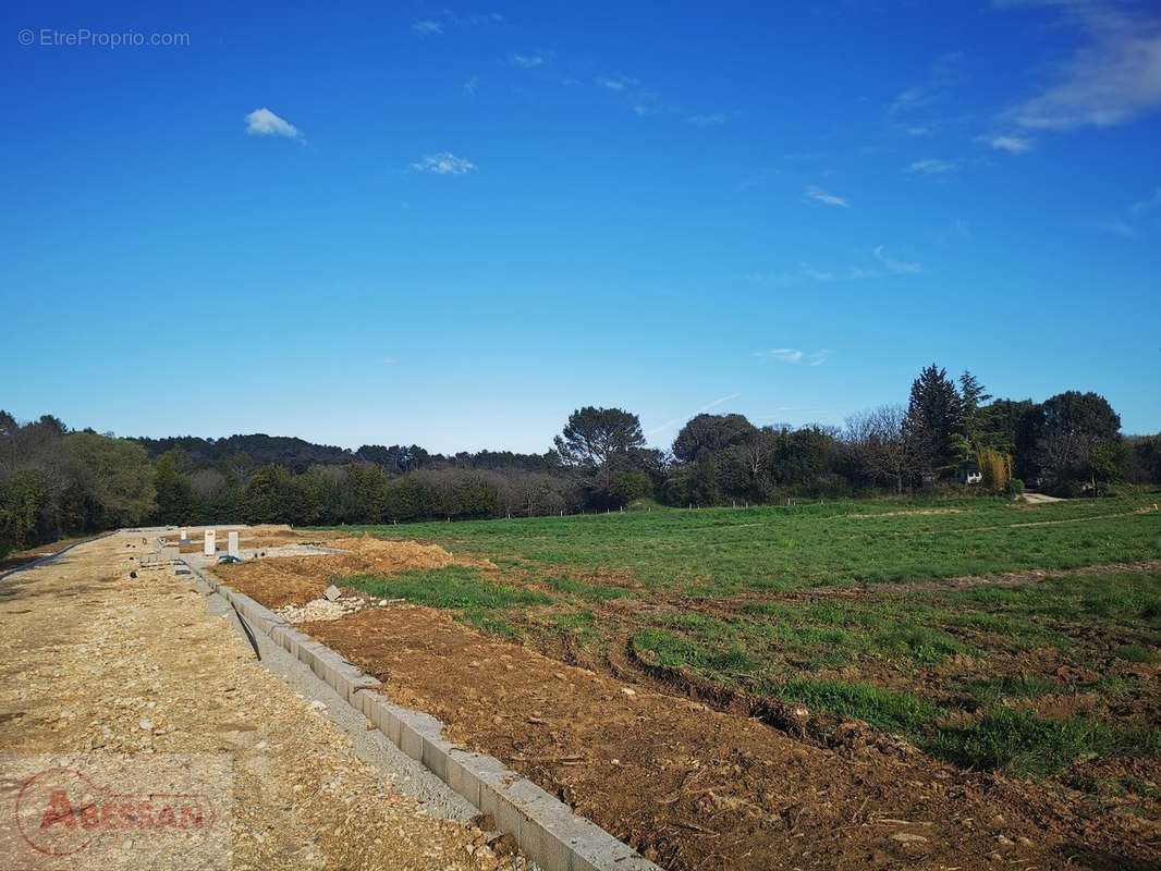 Terrain à UZES