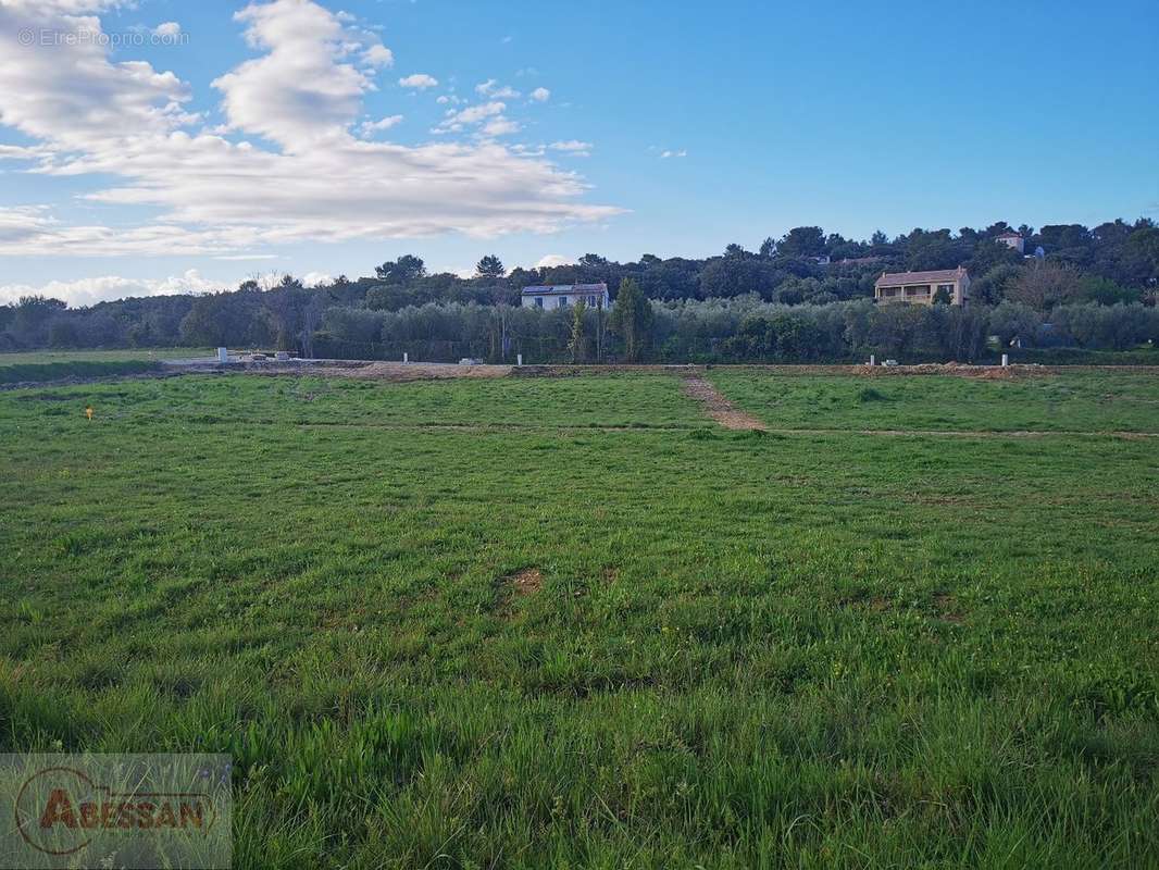 Terrain à UZES