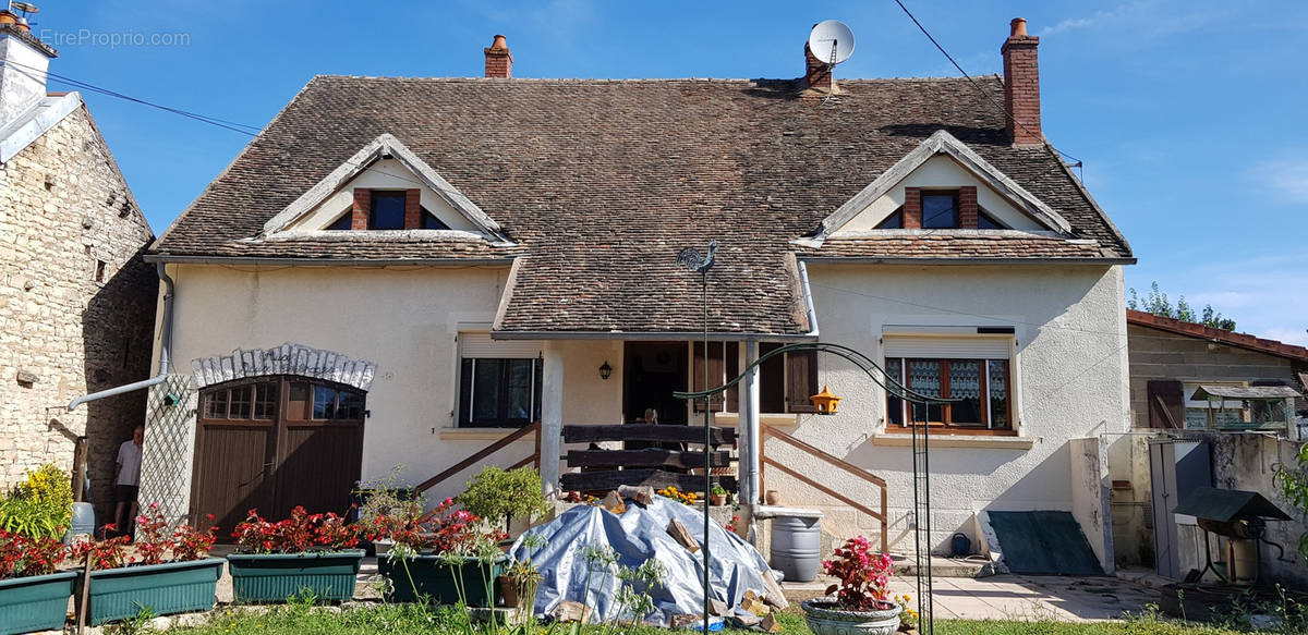 Maison à VERDUN-SUR-LE-DOUBS