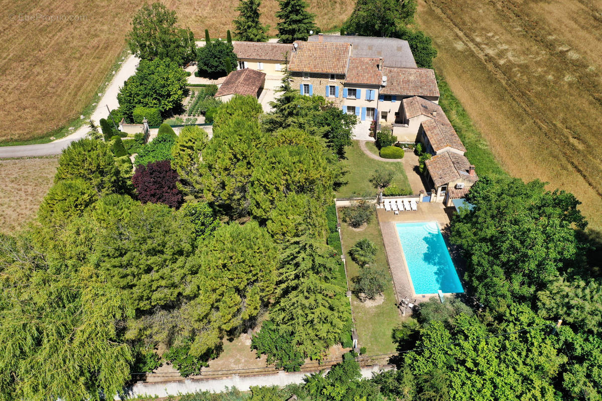 Maison à PERNES-LES-FONTAINES