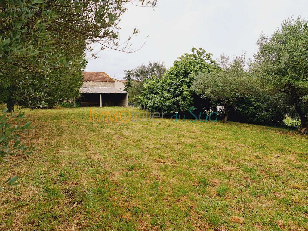 Terrain à SAINT-JEAN-DE-SERRES