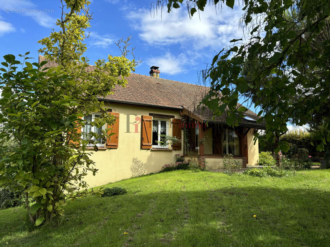 Maison à BAZOCHES-SUR-HOENE