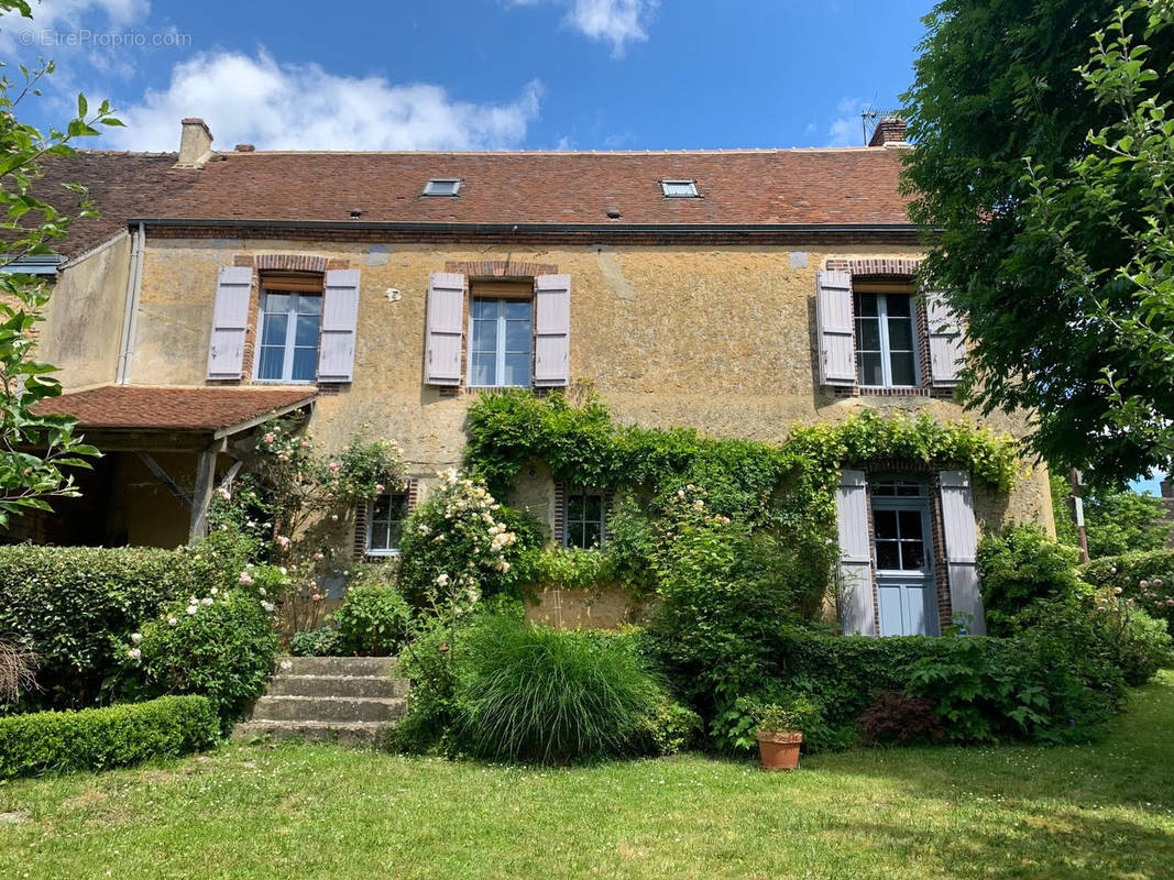 Maison à MOUTIERS-AU-PERCHE