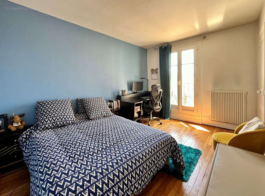 Appartement à LEVALLOIS-PERRET