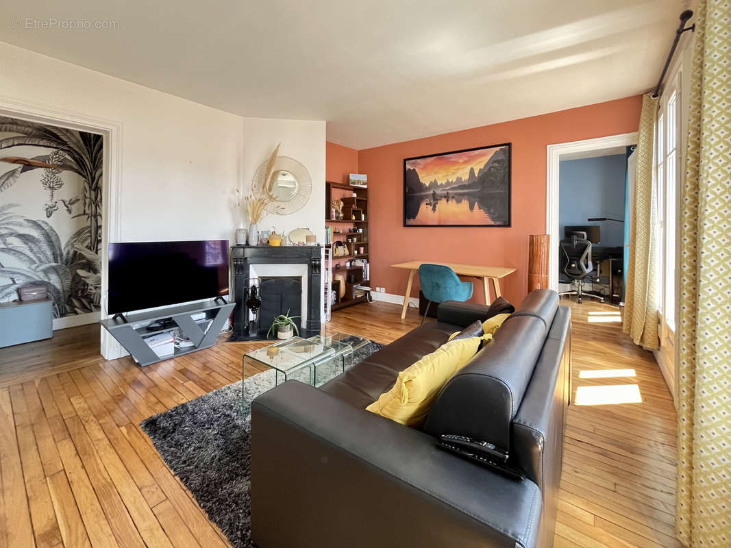 Appartement à LEVALLOIS-PERRET