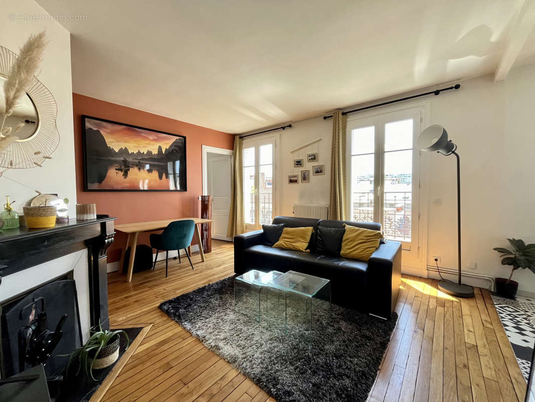 Appartement à LEVALLOIS-PERRET