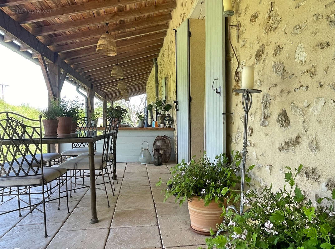 Maison à SAINT-EMILION