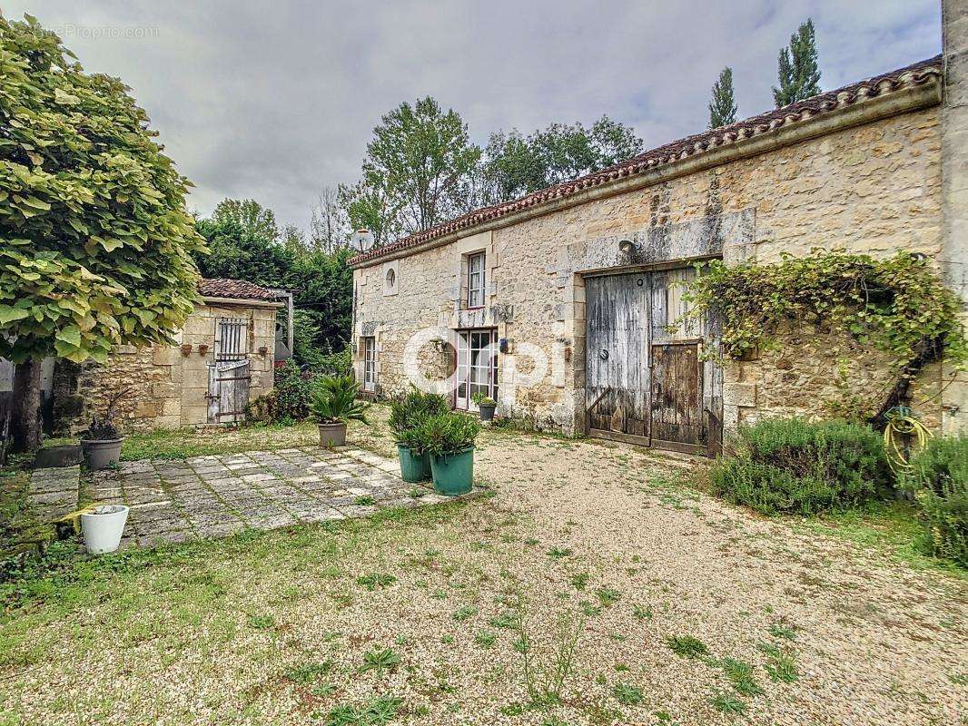 Maison à LA CHAPELLE-FAUCHER