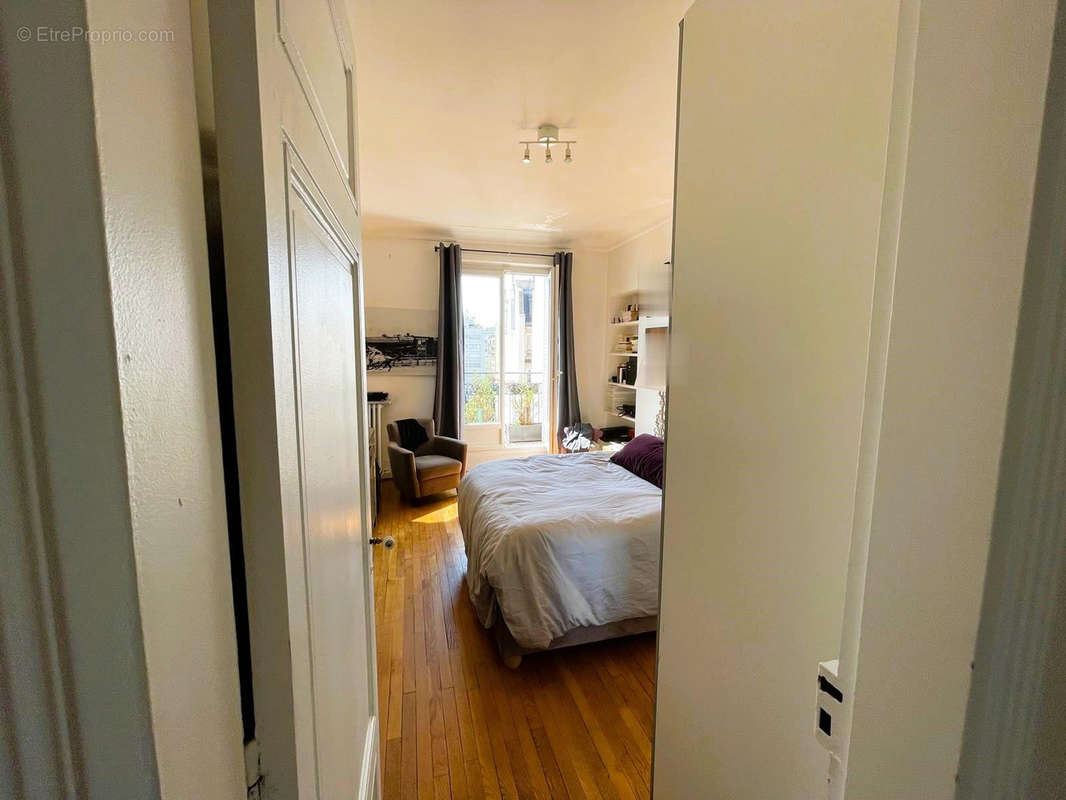 Appartement à PARIS-16E