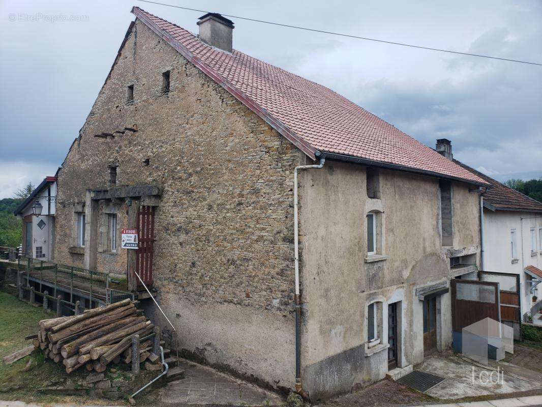 Maison à PORT-SUR-SAONE