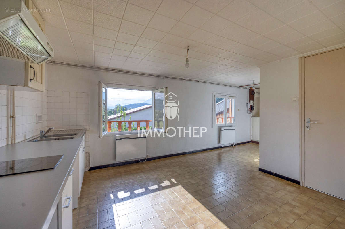 Appartement à VARCES-ALLIERES-ET-RISSET