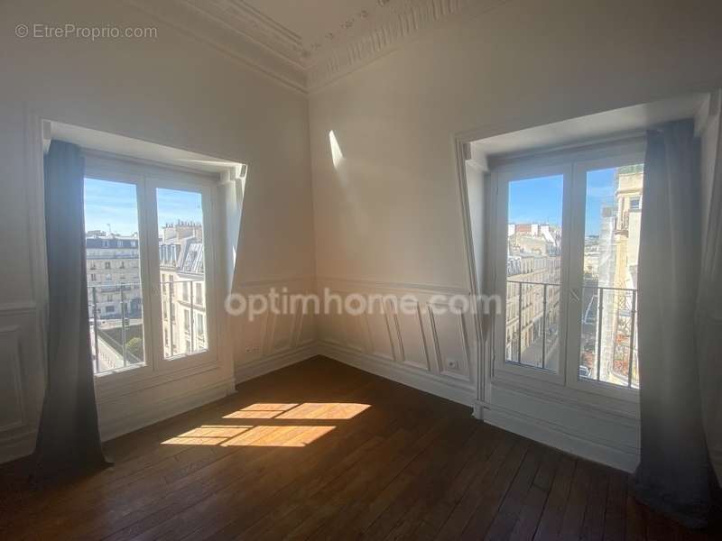 Appartement à PARIS-17E