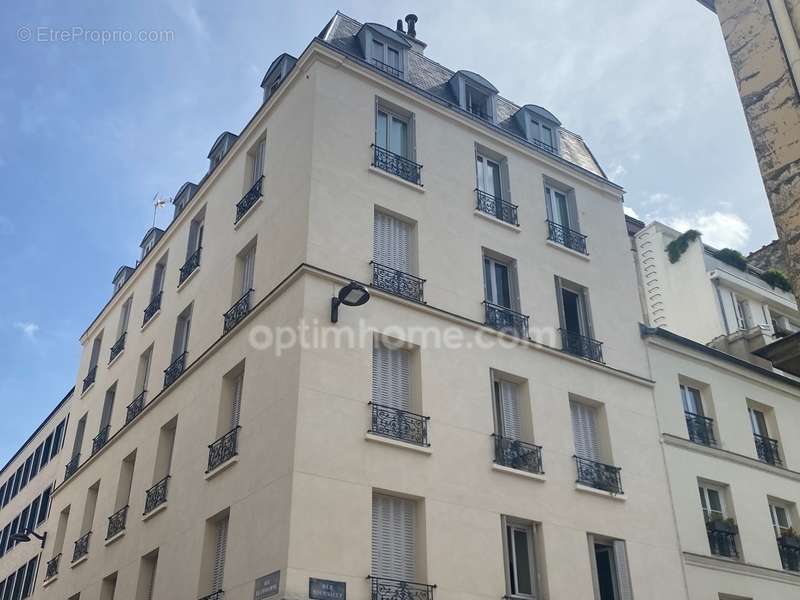 Appartement à PARIS-17E