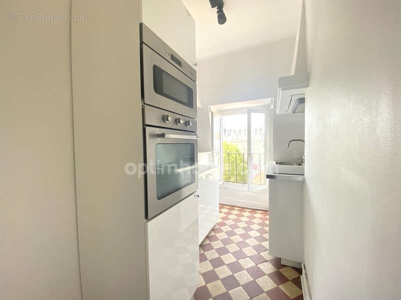 Appartement à PARIS-17E