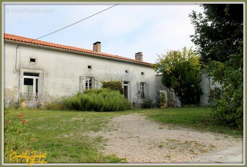 Maison à CHALAIS