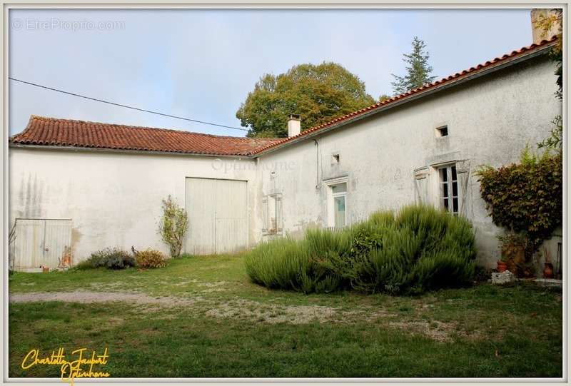 Maison à CHALAIS