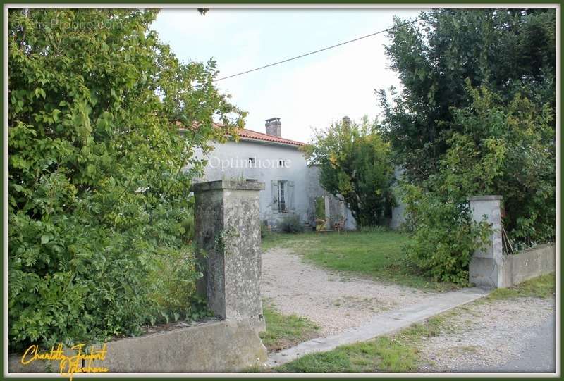 Maison à CHALAIS