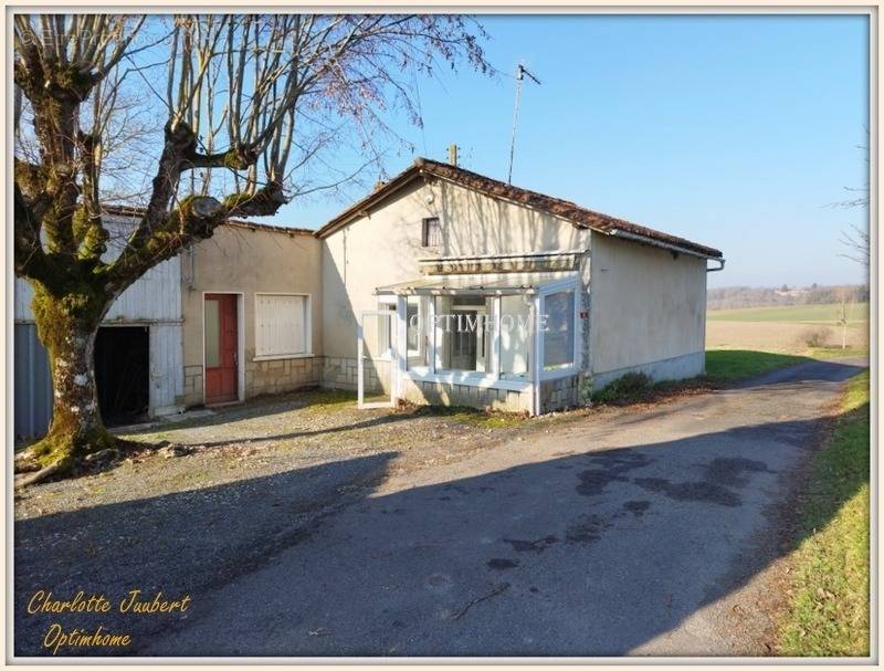 Maison à BROSSAC