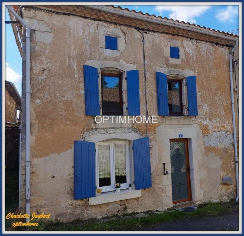 Maison à LA ROCHE-CHALAIS